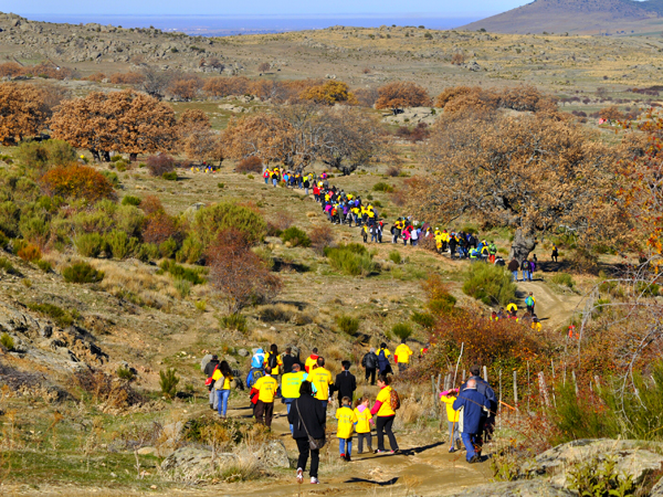 27 11 Marcha Salvemos la Sierra SaradelaPaz