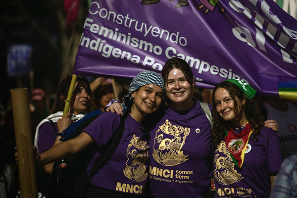 56 Latinas 02